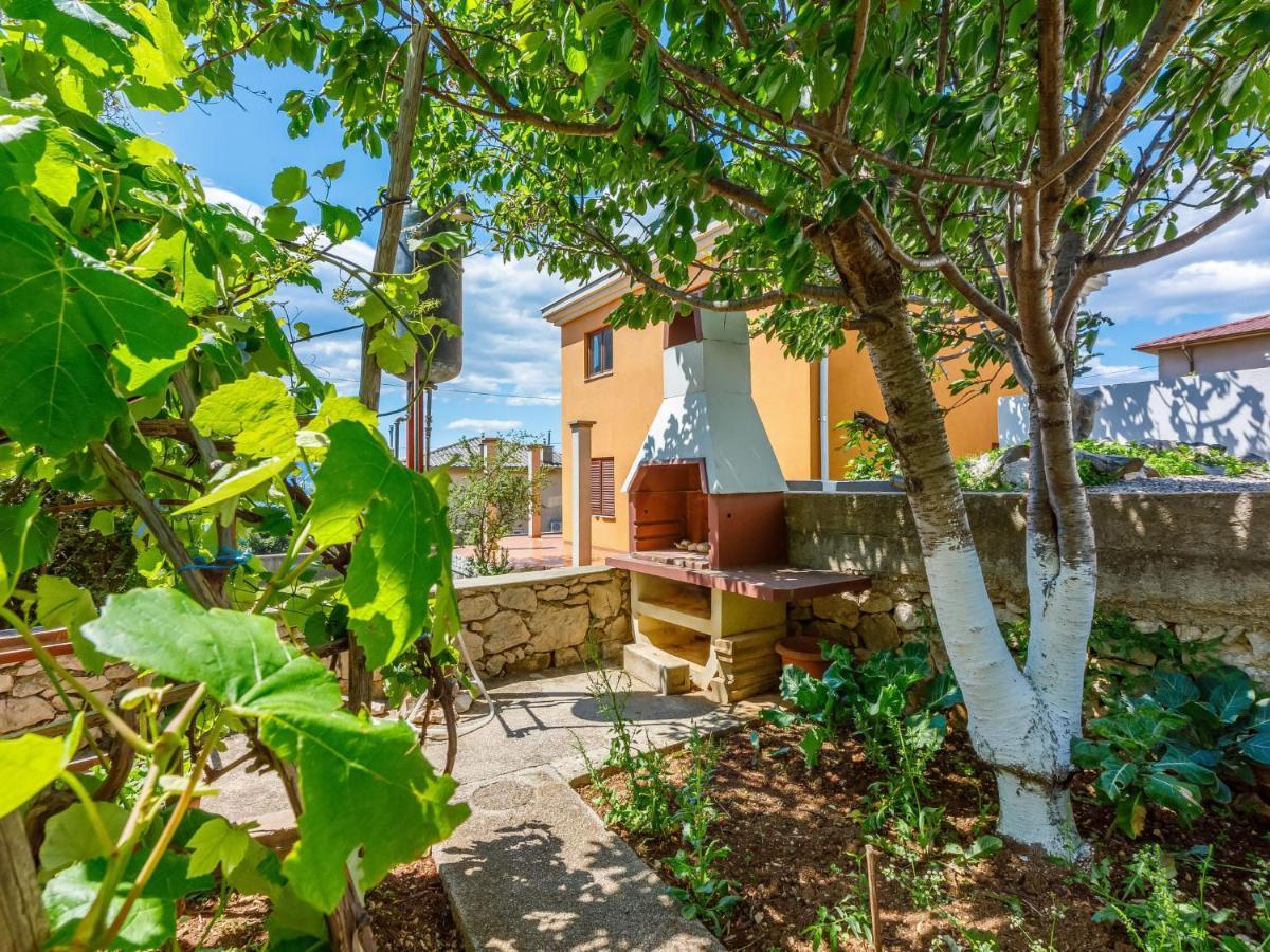 Apartment Tea By Interhome Novi Vinodolski Exterior foto
